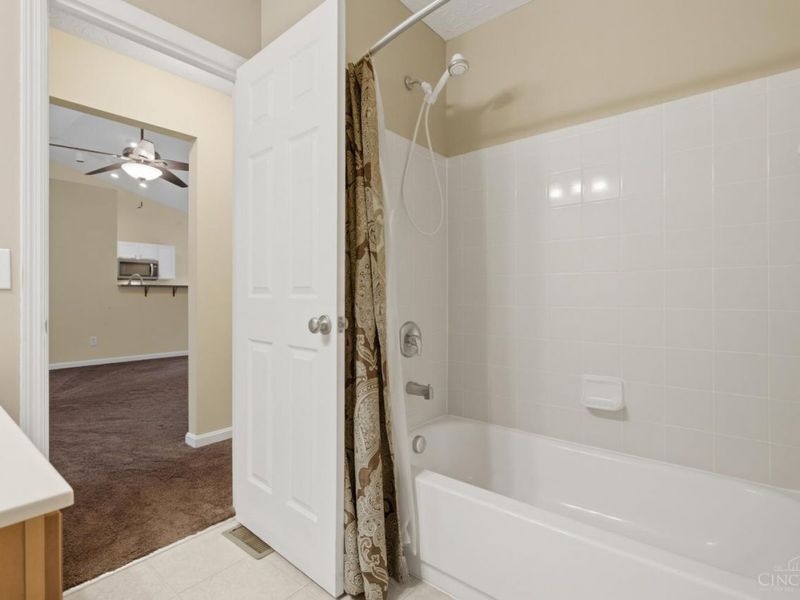 7630 Sandstone Trail, Hamilton Township, OH 45039 Photo 25