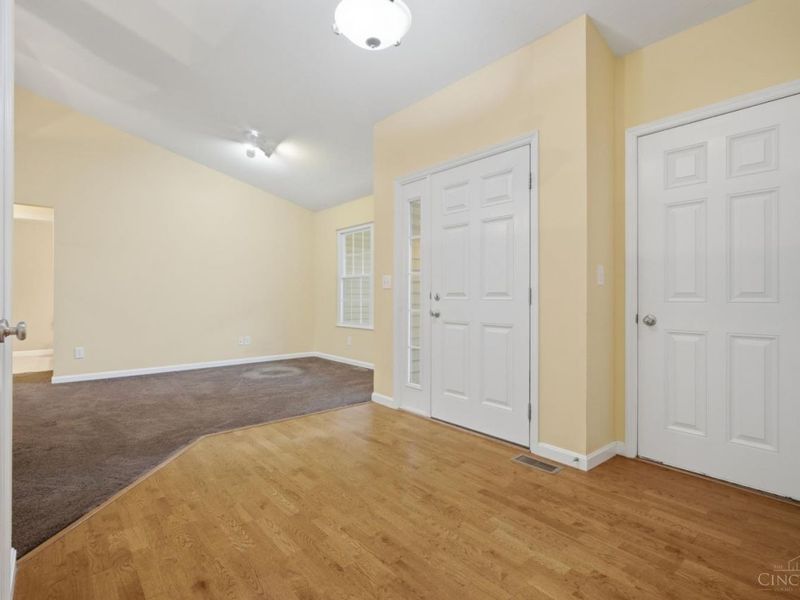 7630 Sandstone Trail, Hamilton Township, OH 45039 Photo 4