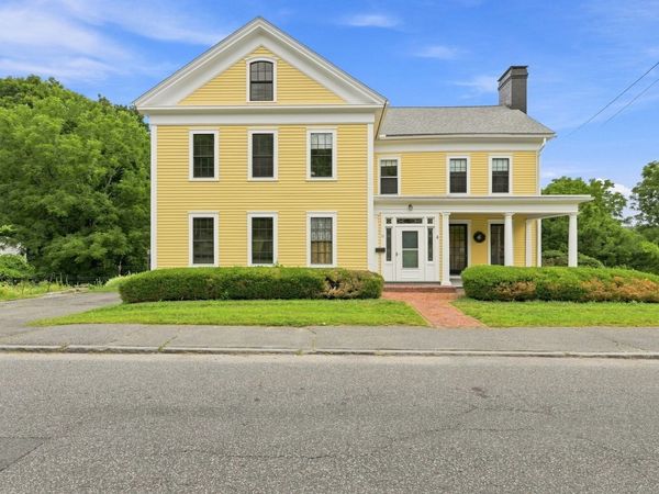 11 High St, Monson, MA 01057