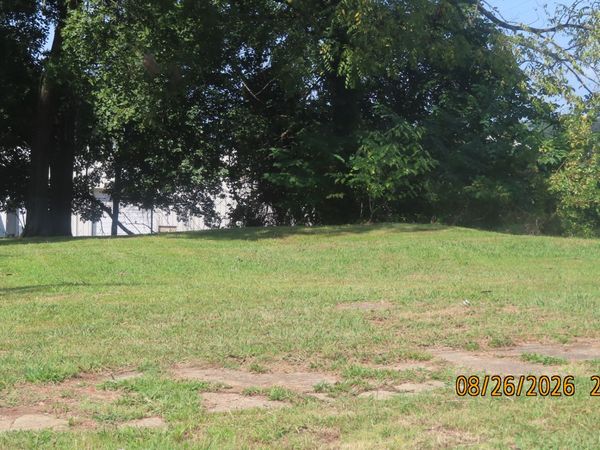243 Oak St , Jackson, TN 38301