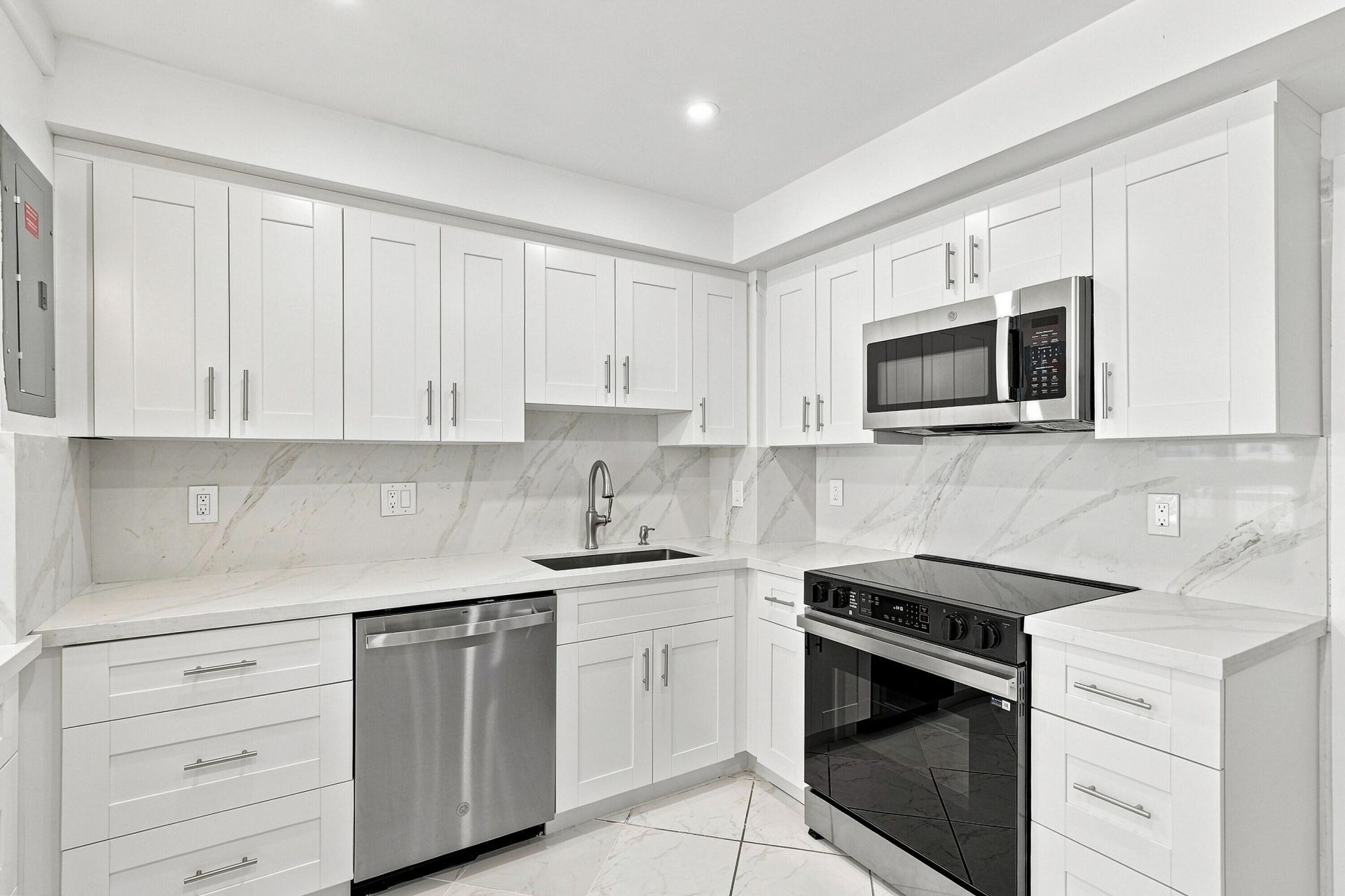 3550 Galt Ocean Drive, Unit 204, Fort Lauderdale, FL 33308 Photo