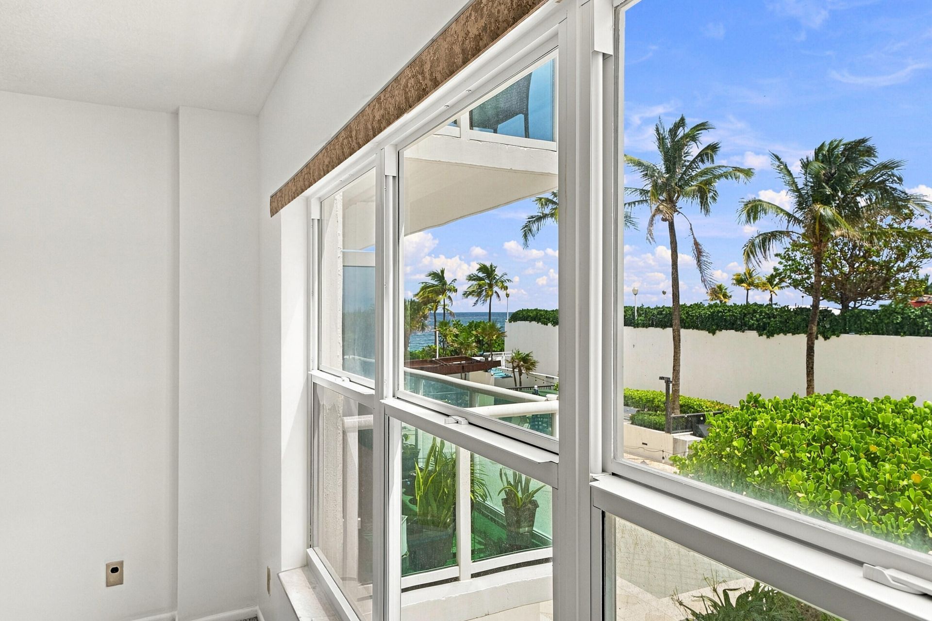 3550 Galt Ocean Drive, Unit 204, Fort Lauderdale, FL 33308 Photo