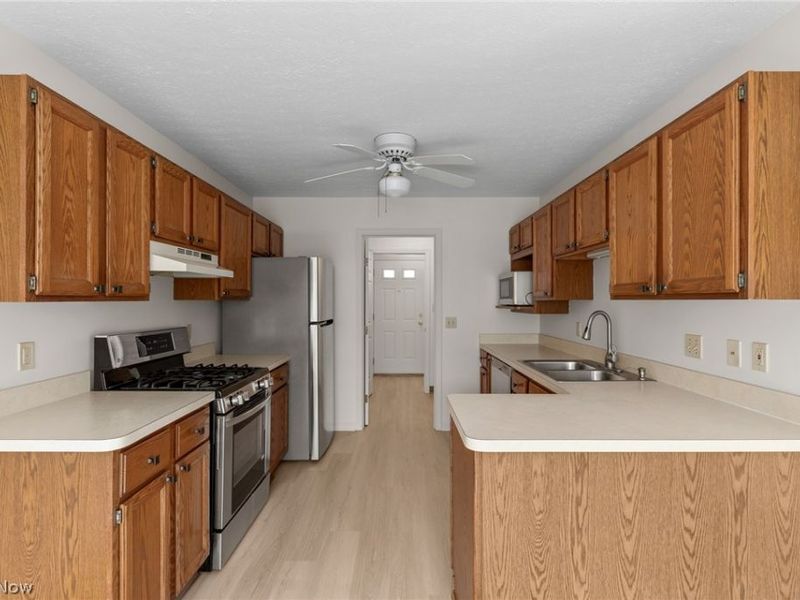 14395 Fullers Lane, Strongsville, OH 44149 Photo 10