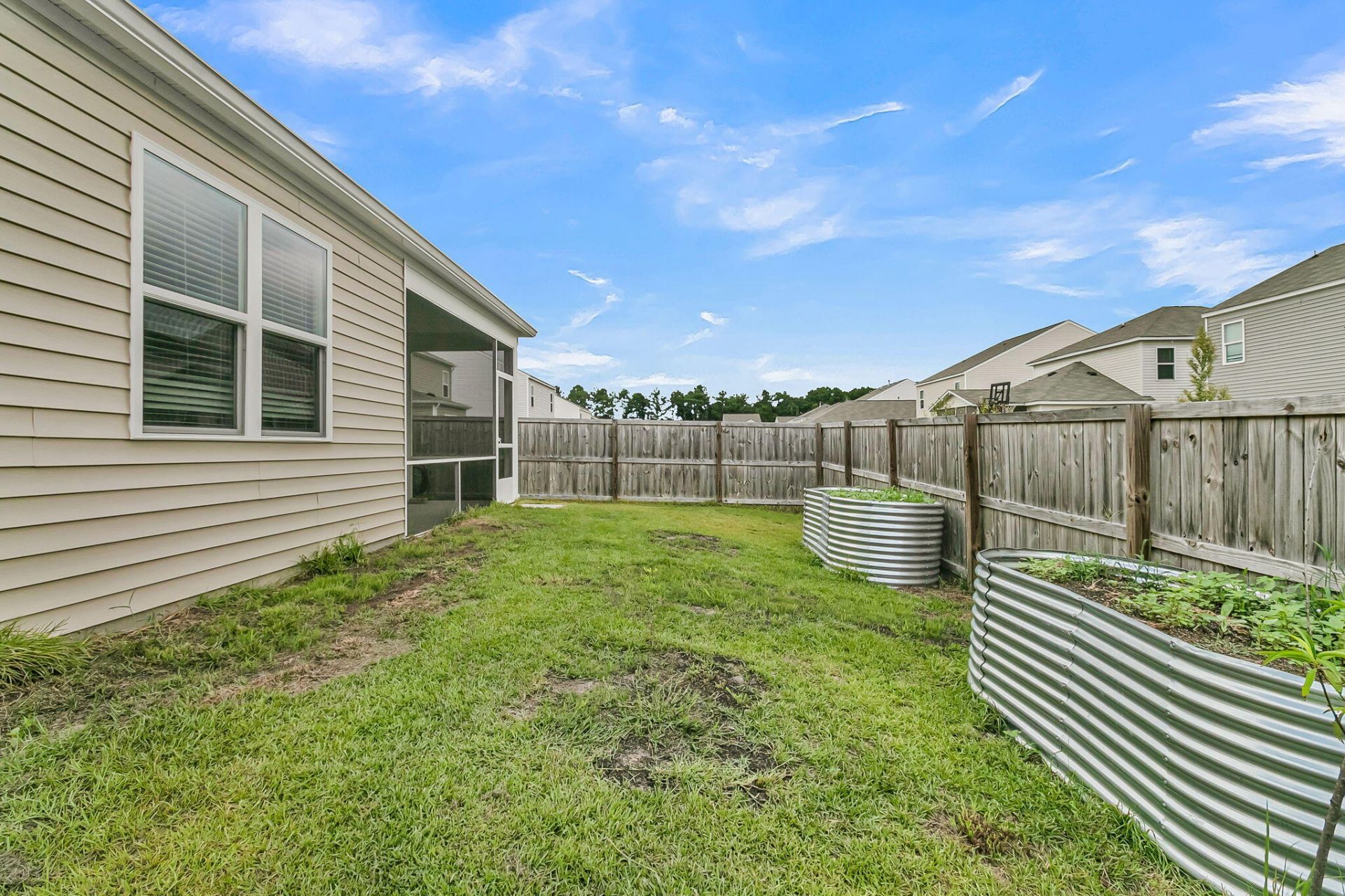 414 Eastern Pine Drive Photo 21
