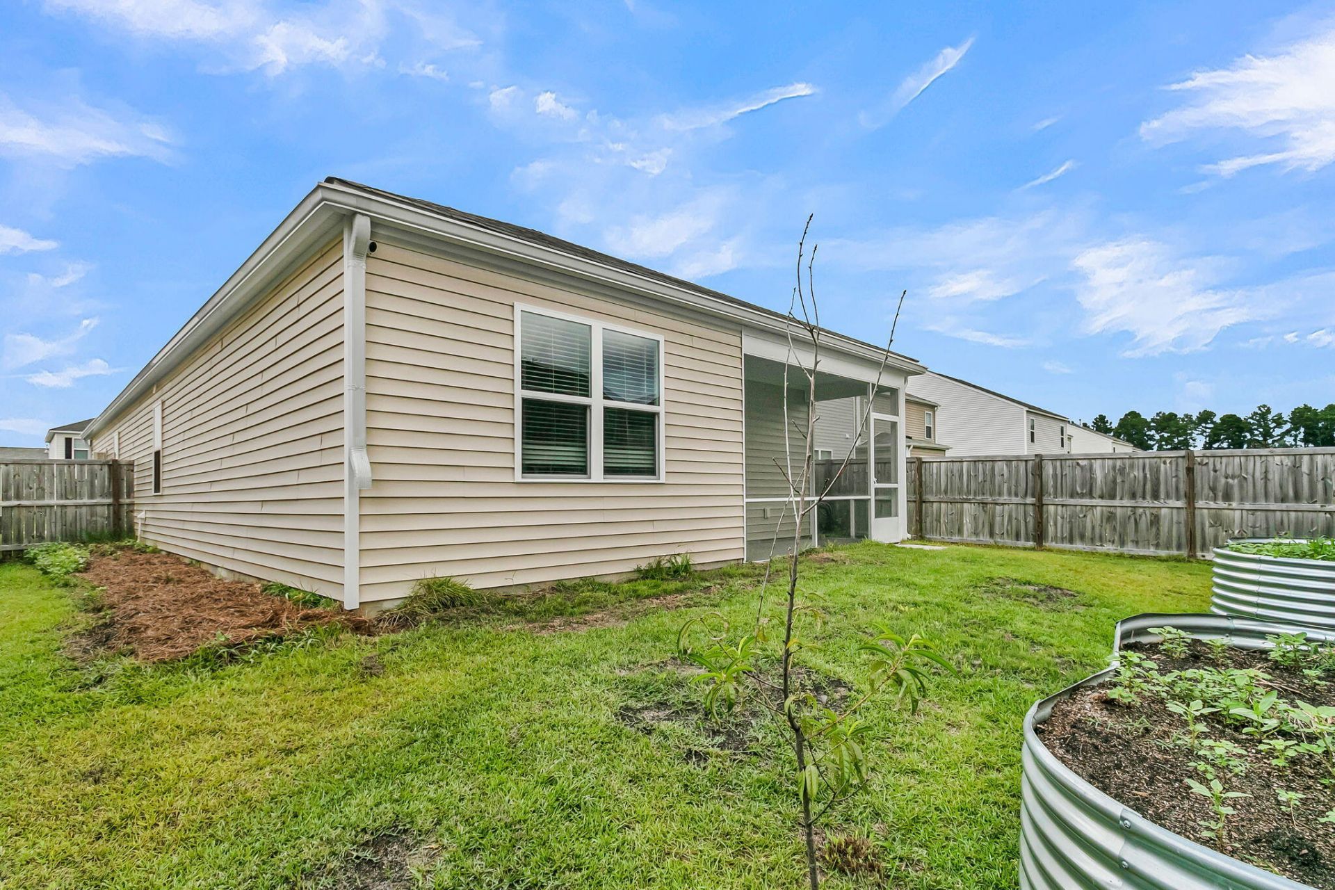 414 Eastern Pine Drive Photo 22