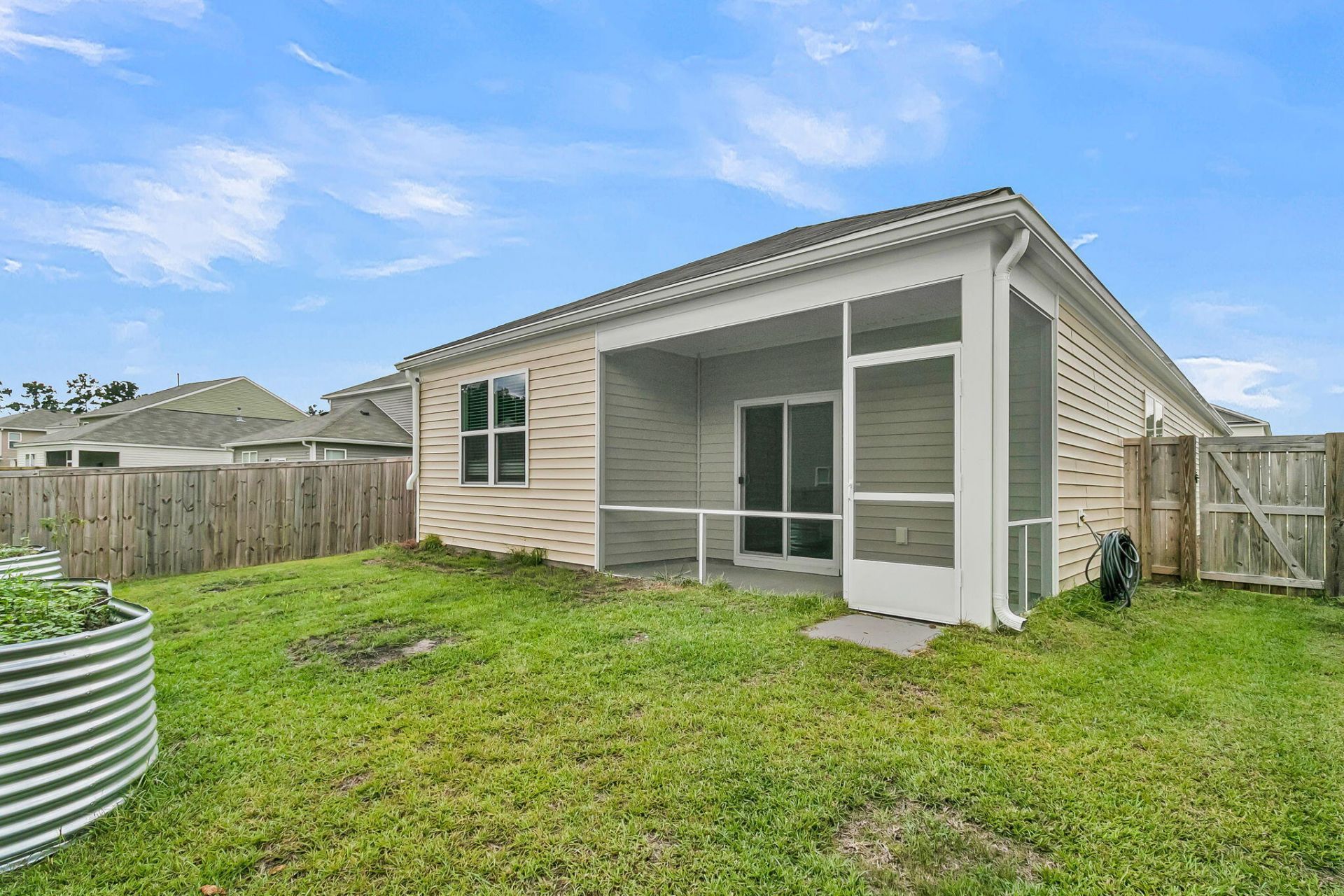 414 Eastern Pine Drive Photo 23