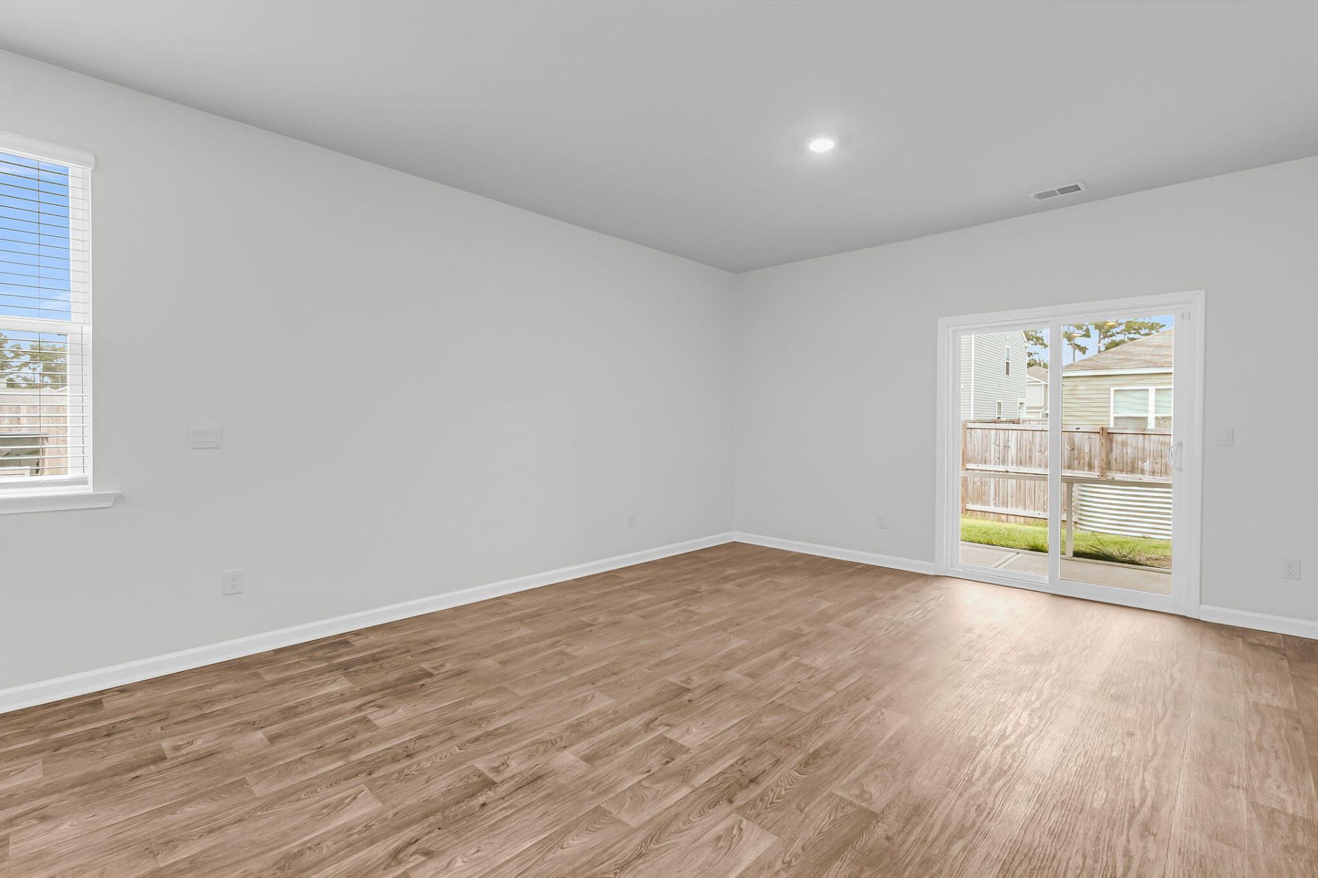 414 Eastern Pine Drive Photo 8