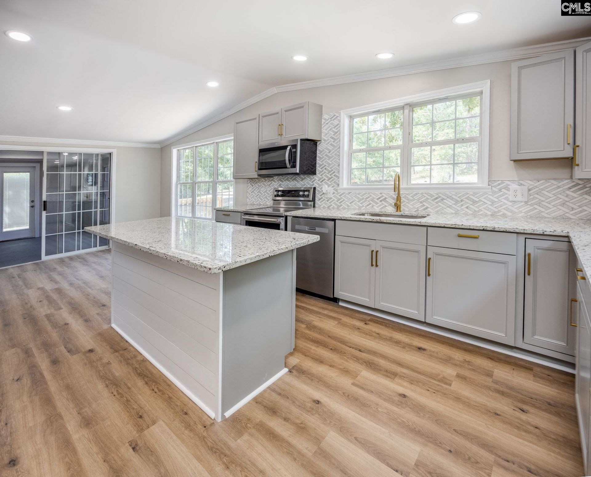 209 Sweetberry Lane Photo 32