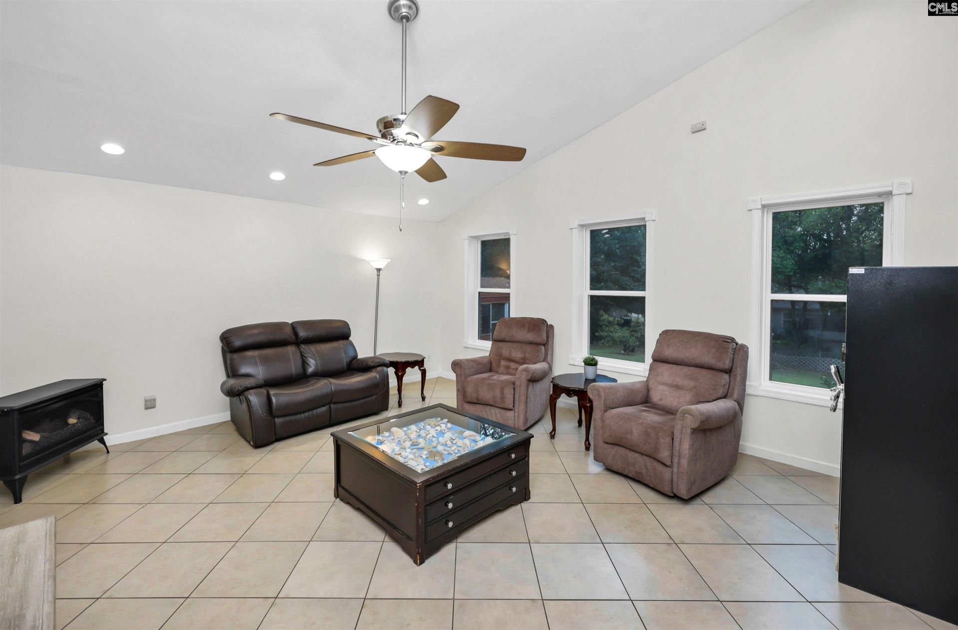 112 New Market Drive  Photo 22