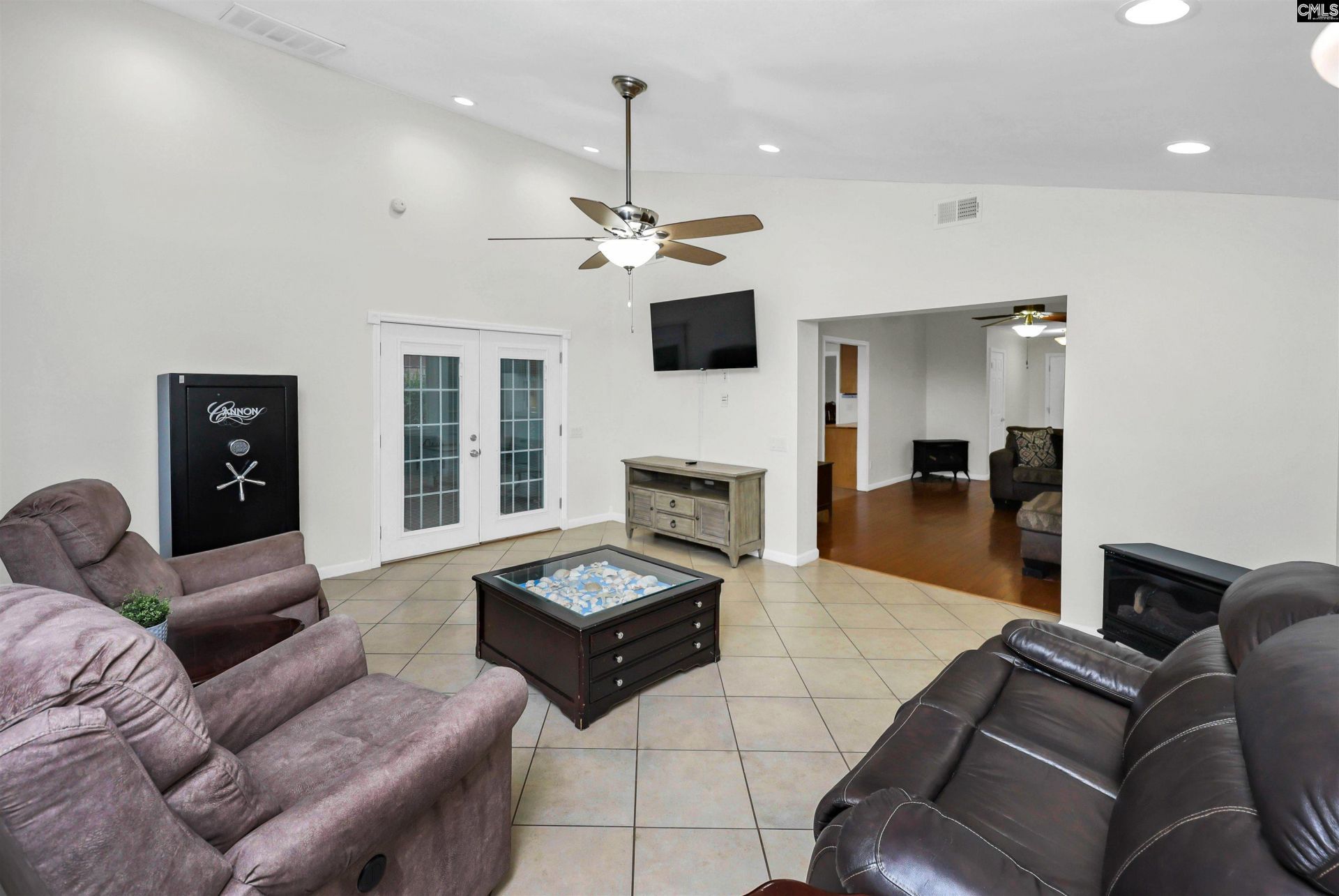 112 New Market Drive  Photo 24