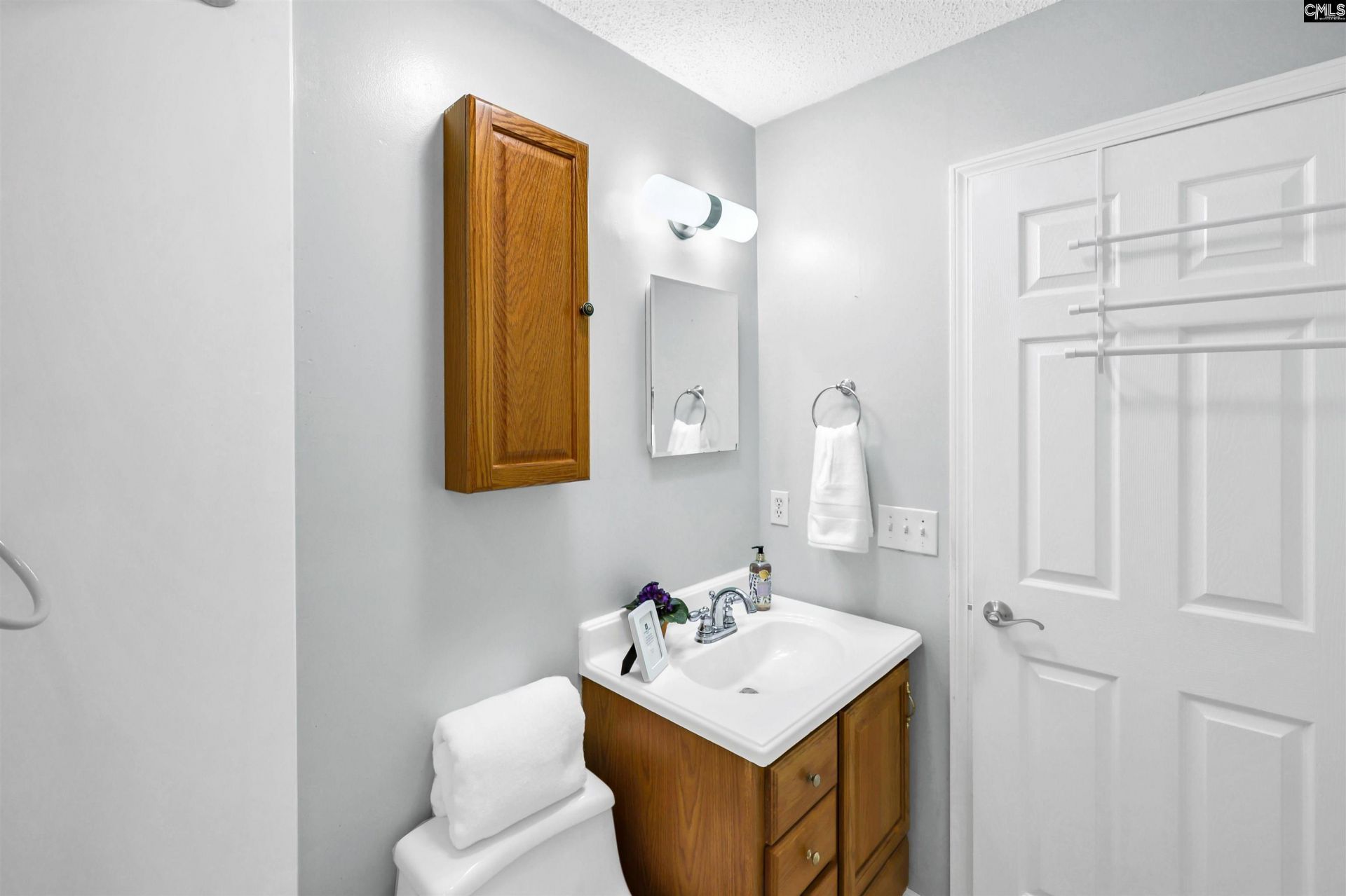 112 New Market Drive  Photo 32