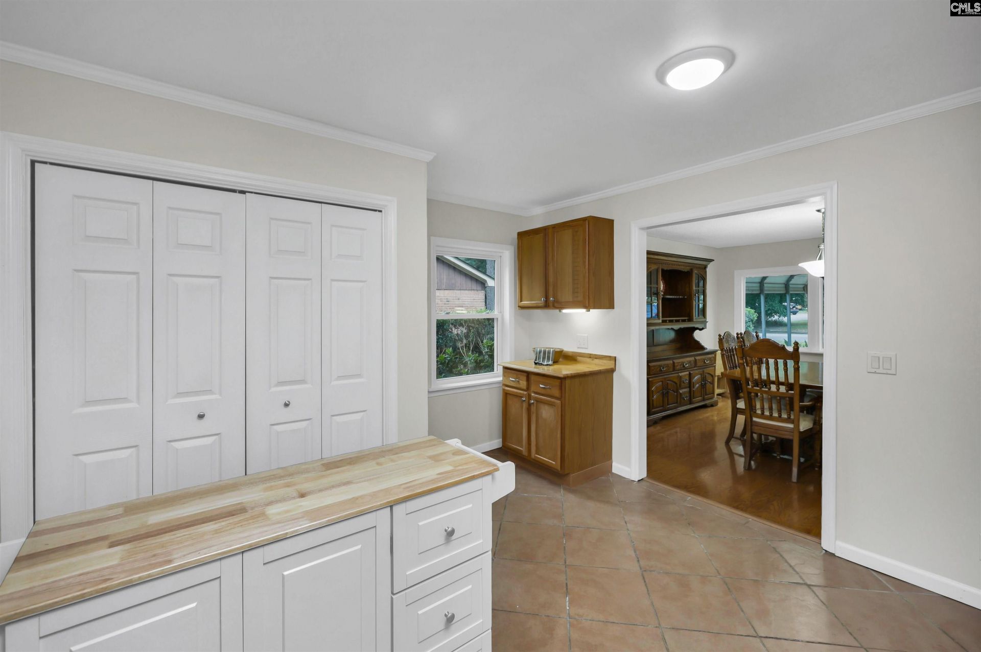 112 New Market Drive  Photo 9