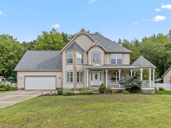 1106 Brookway Court, Norton Shores, MI 49441