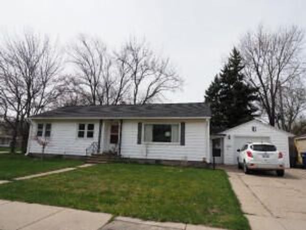 1135 W Summit Avenue, Muskegon, MI 49441