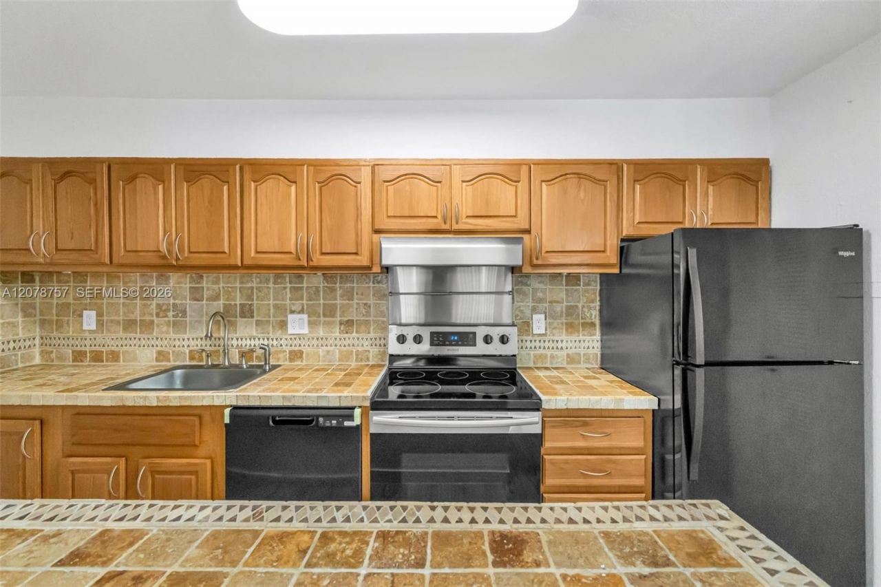 4140 NW 79th Ave, Unit 2B, Doral, FL 33166 Photo