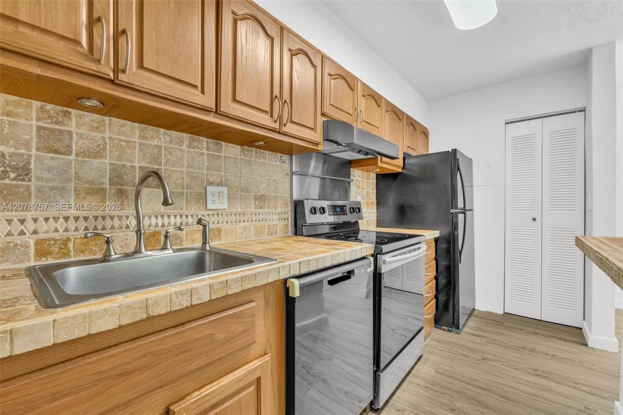4140 NW 79th Ave, Unit 2B, Doral, FL 33166 Photo