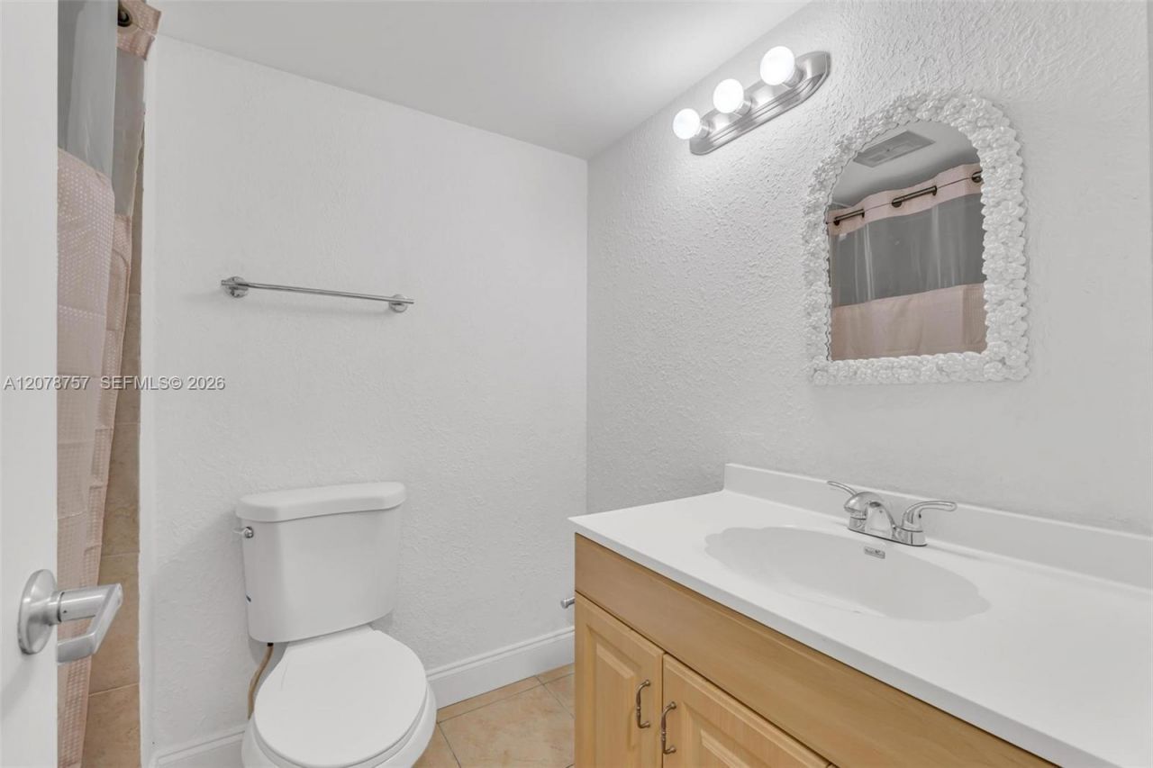 4140 NW 79th Ave, Unit 2B, Doral, FL 33166 Photo