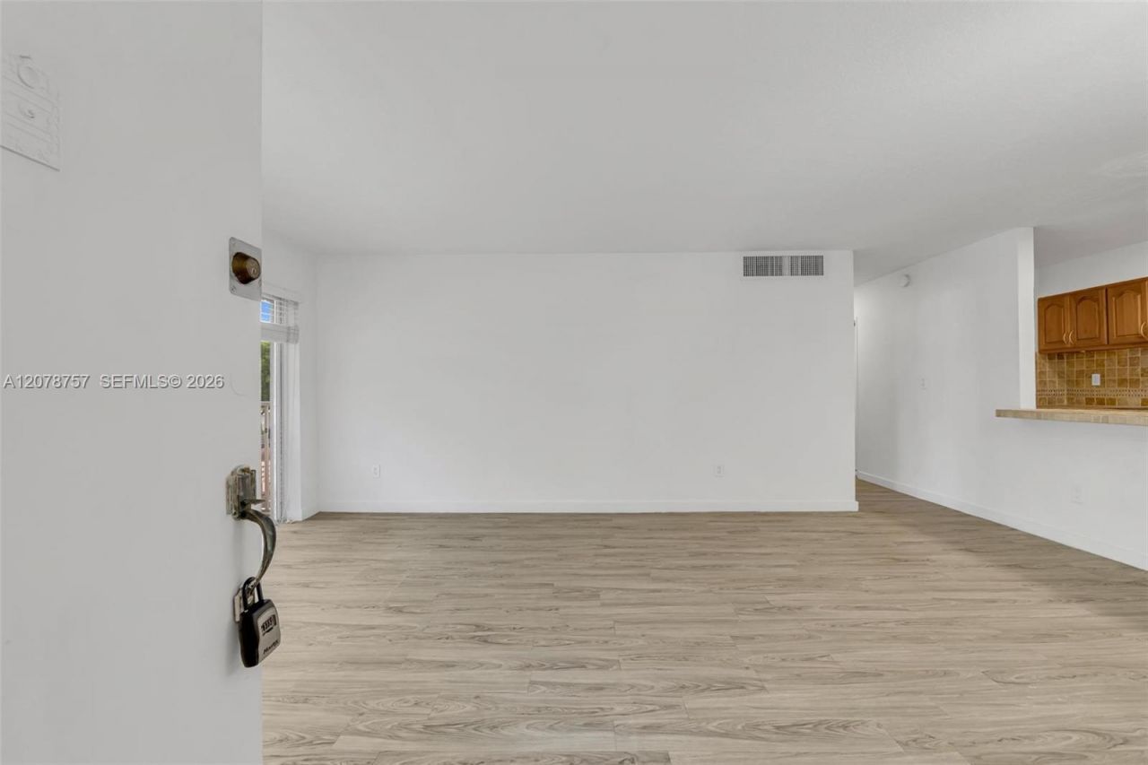 4140 NW 79th Ave, Unit 2B, Doral, FL 33166 Photo