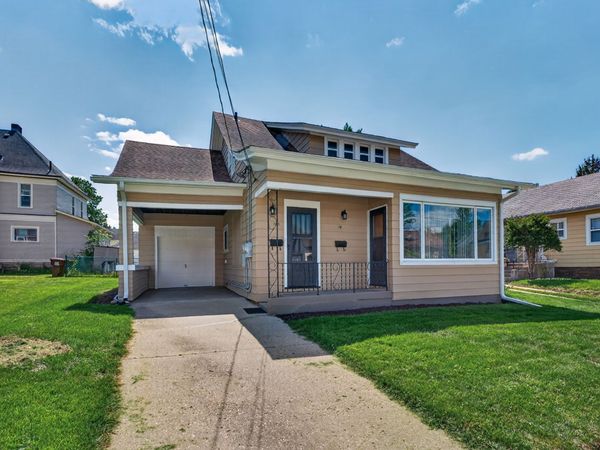110 W 3rd Street , Belvidere, IL 61008