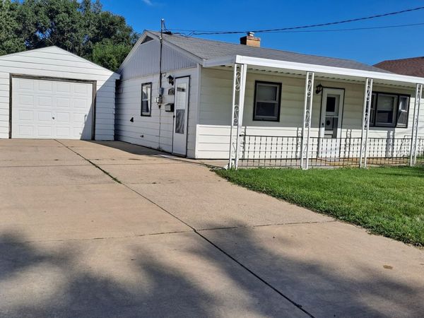 211 Fruit Street , Peru, IL 61354
