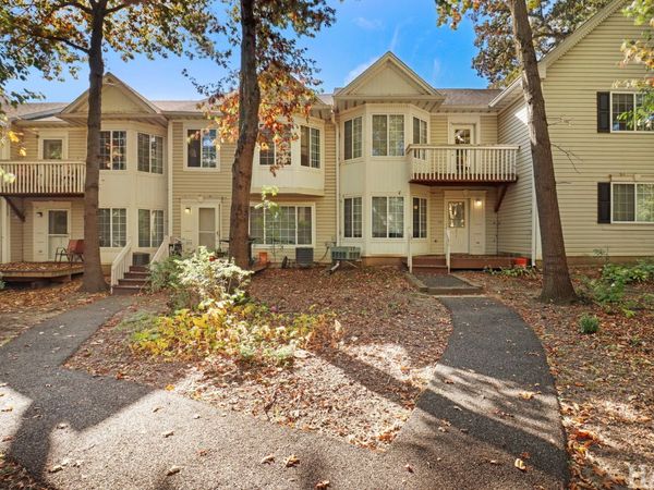 277 W TREEHOUSE Lane, Round Lake, IL 60073