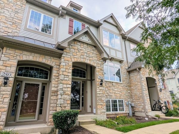 284 Edmundton Circle , Carol Stream, IL 60188