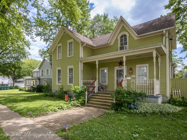 320 E High Street , Sycamore, IL 60178