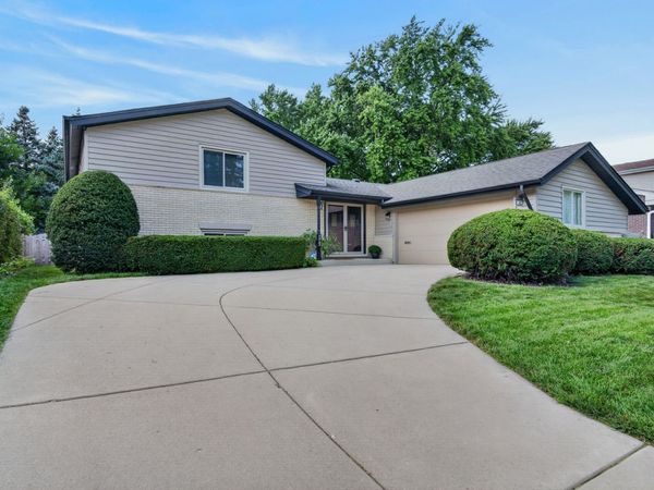 Arlington Heights, IL 60004