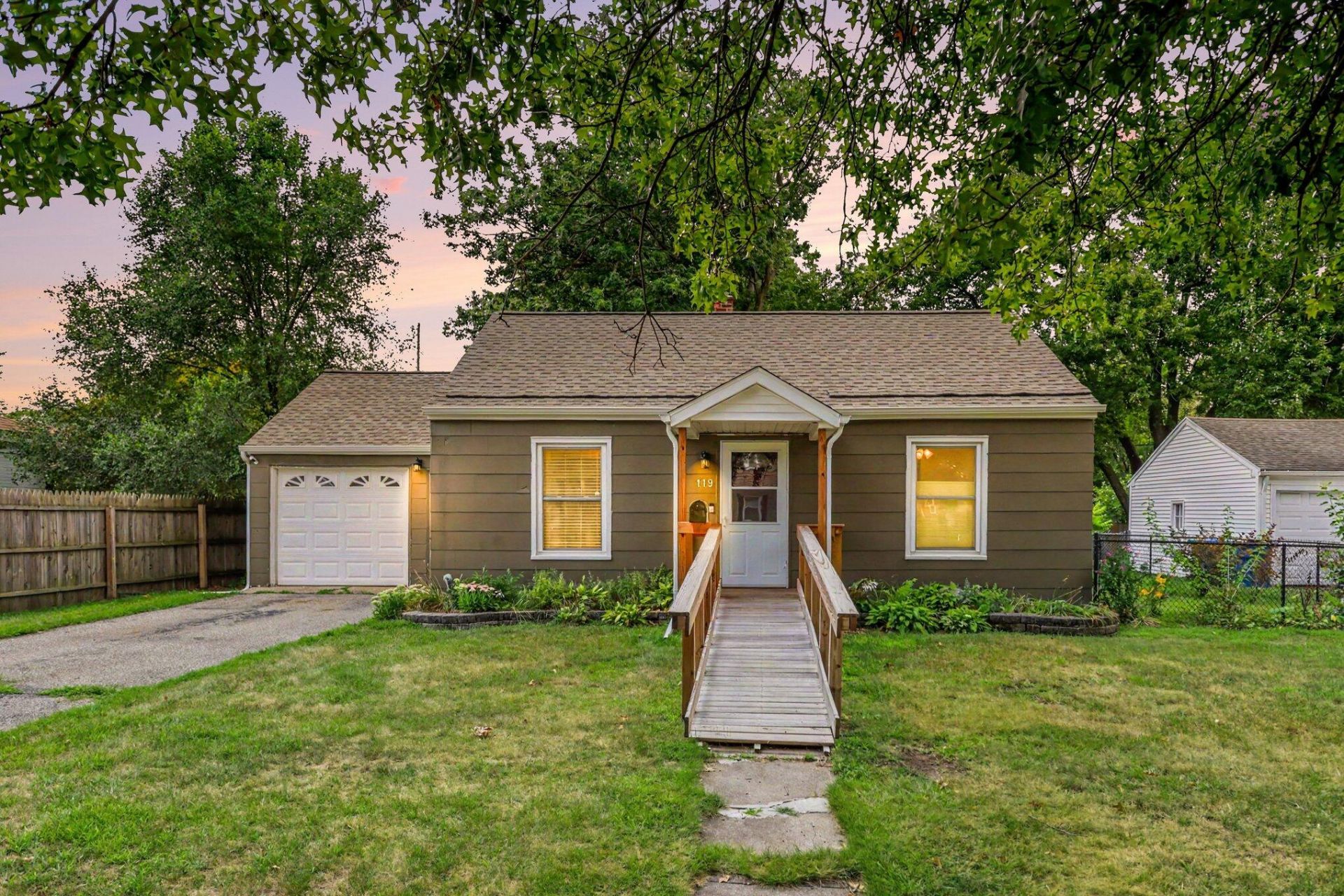 119 N 24th Street, Battle Creek, MI 49015 Main Photo