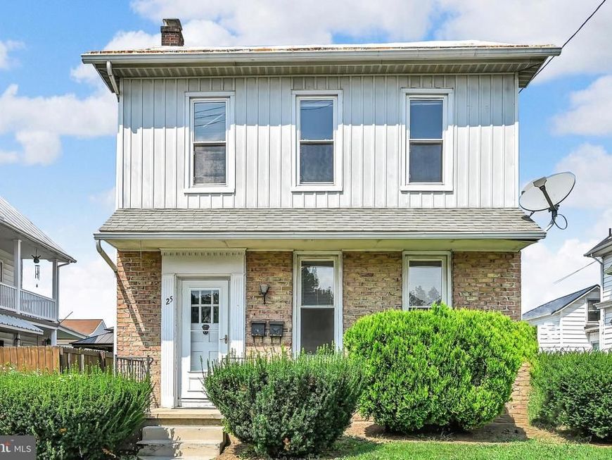 25 W Penn Avenue, Cleona, PA 17042 Main Photo