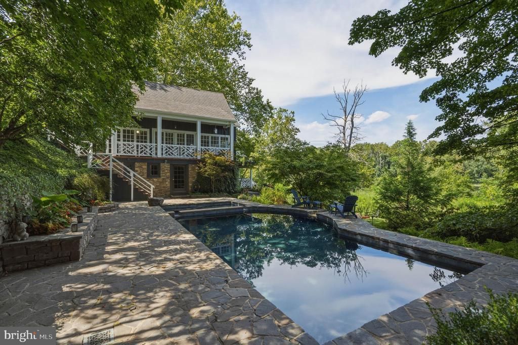 3610B RIVER ROAD , LUMBERVILLE, PA 18933