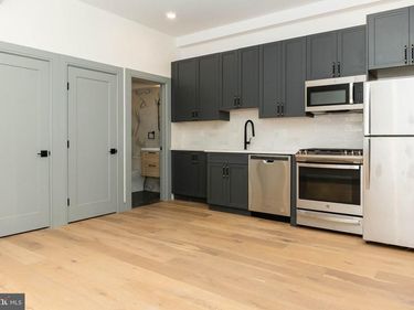 327 S 16TH STREET, Unit 2F, PHILADELPHIA, PA 19102