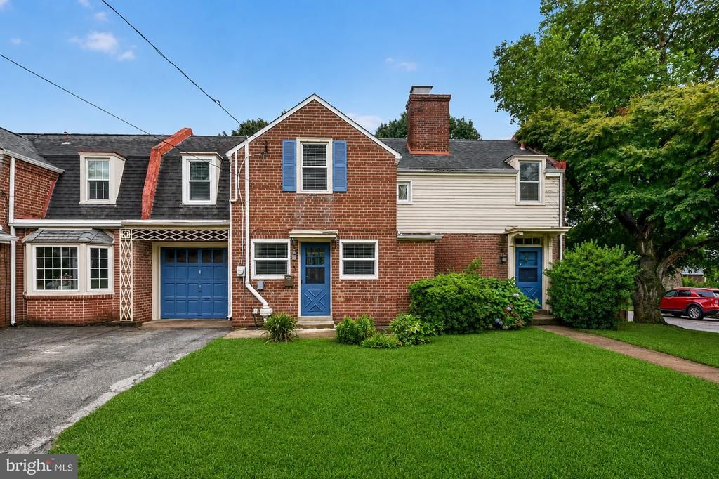 3 Lothian Place, Philadelphia, PA 19128 Main Photo