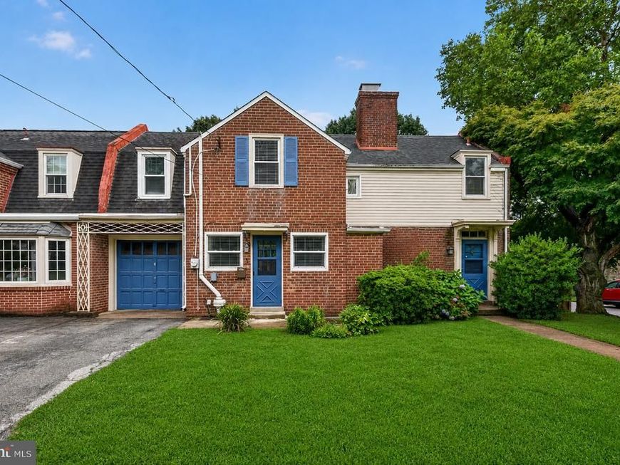 3 Lothian Place, Philadelphia, PA 19128 Main Photo