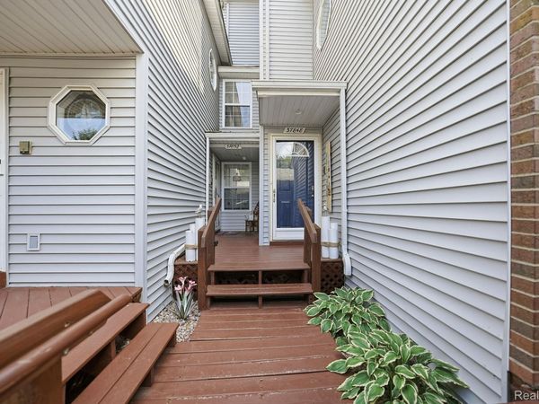 37848 Jefferson Avenue, Harrison Township, Mi 48045