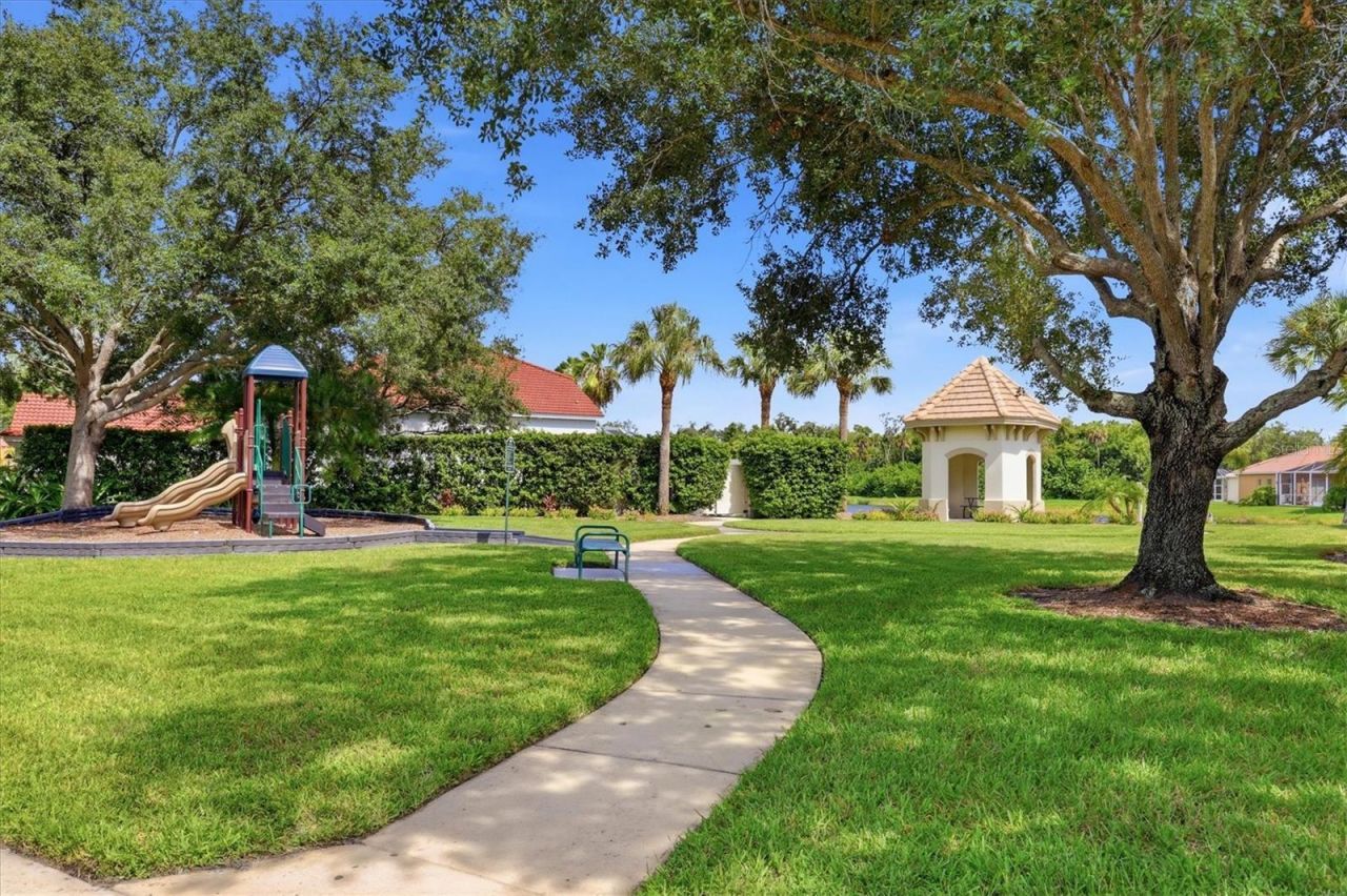 4612 62nd Avenue E, Bradenton, FL 34203 Photo