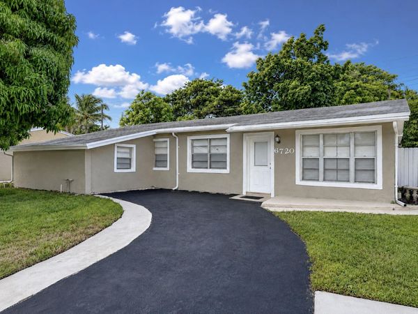 6720 SW 17TH Street SW, North Lauderdale, FL 33068