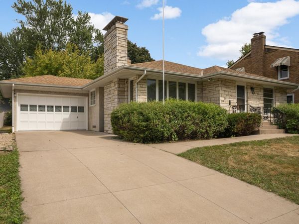 1009 Orange Avenue E, Saint Paul, MN 55106