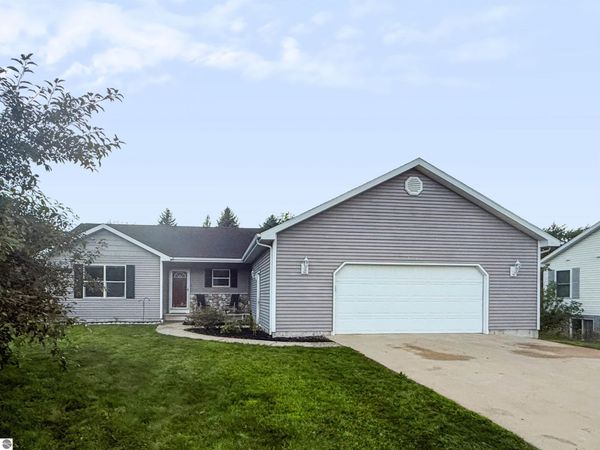 1363 Pollard Lane, Traverse City, MI 49696