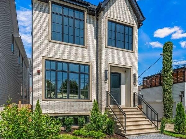 2214 W Oakdale Avenue , Chicago, IL 60618