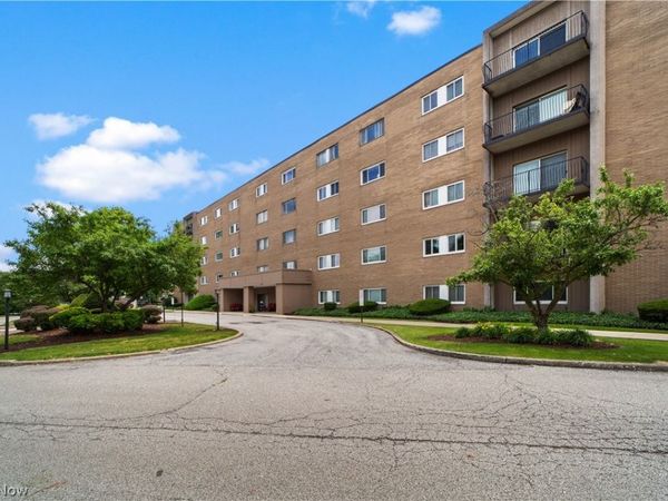 20333 Detroit Road, Unit 512B, Rocky River, OH 44116