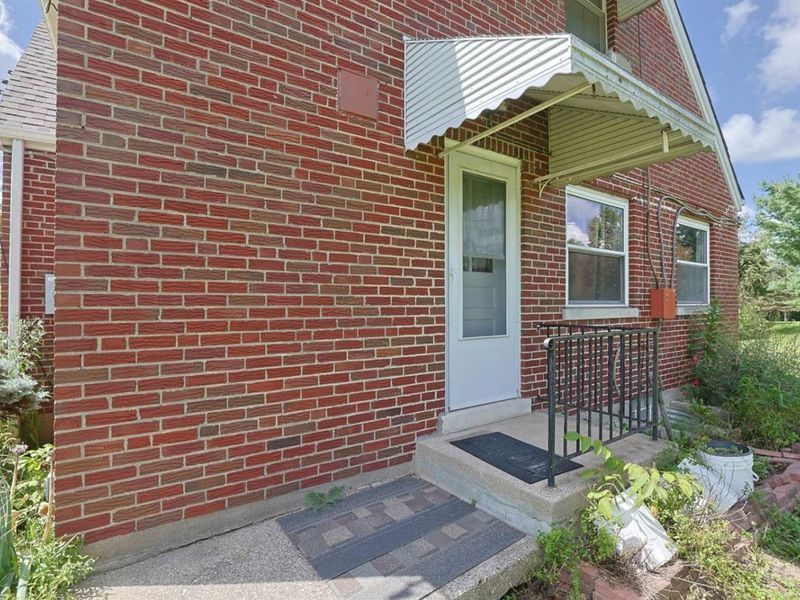 2312 Compton Road, Cincinnati, OH 45231 Photo 3