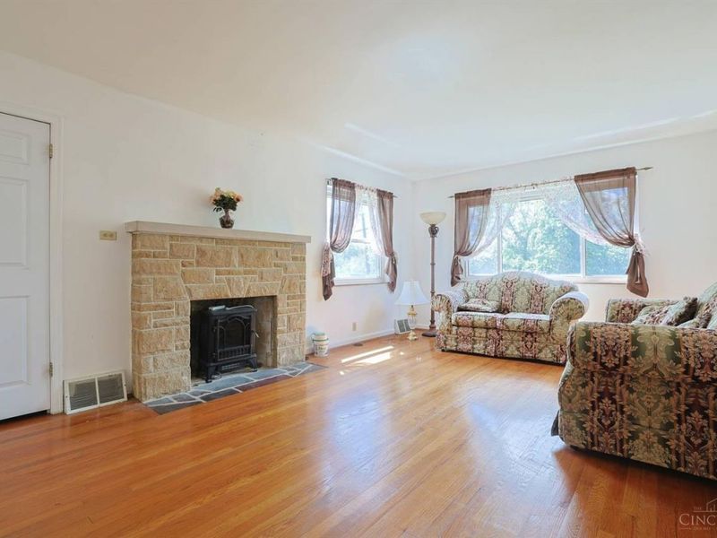 2312 Compton Road, Cincinnati, OH 45231 Photo 6