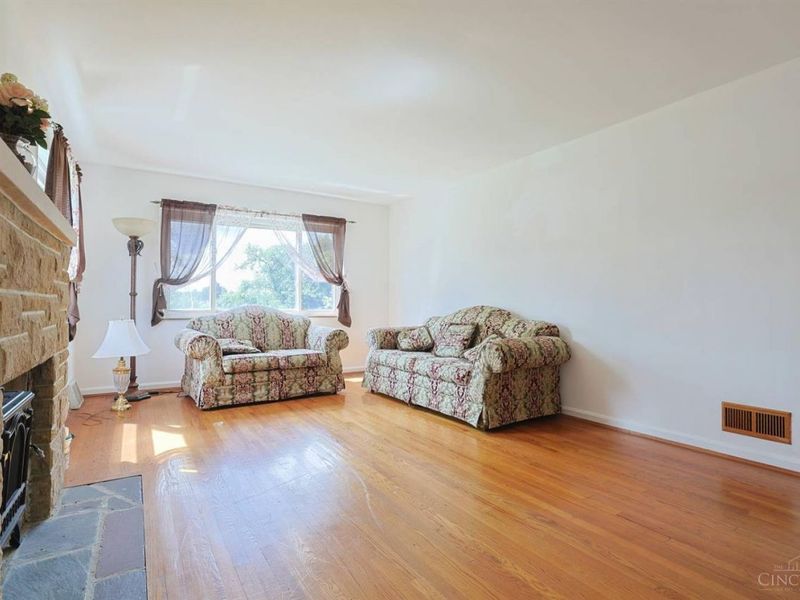 2312 Compton Road, Cincinnati, OH 45231 Photo 7