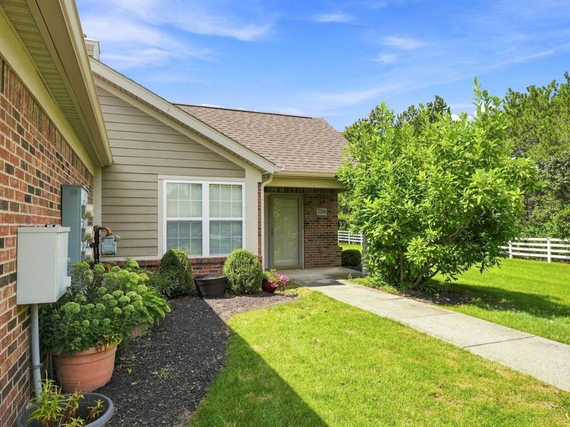 2264 Bainter Avenue, Grove City, OH 43123 Photo 2