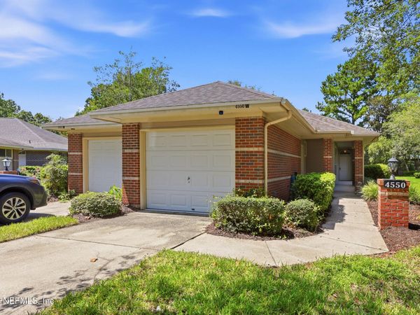 4550 MIDDLETON PARK Circle W, Jacksonville, FL 32224