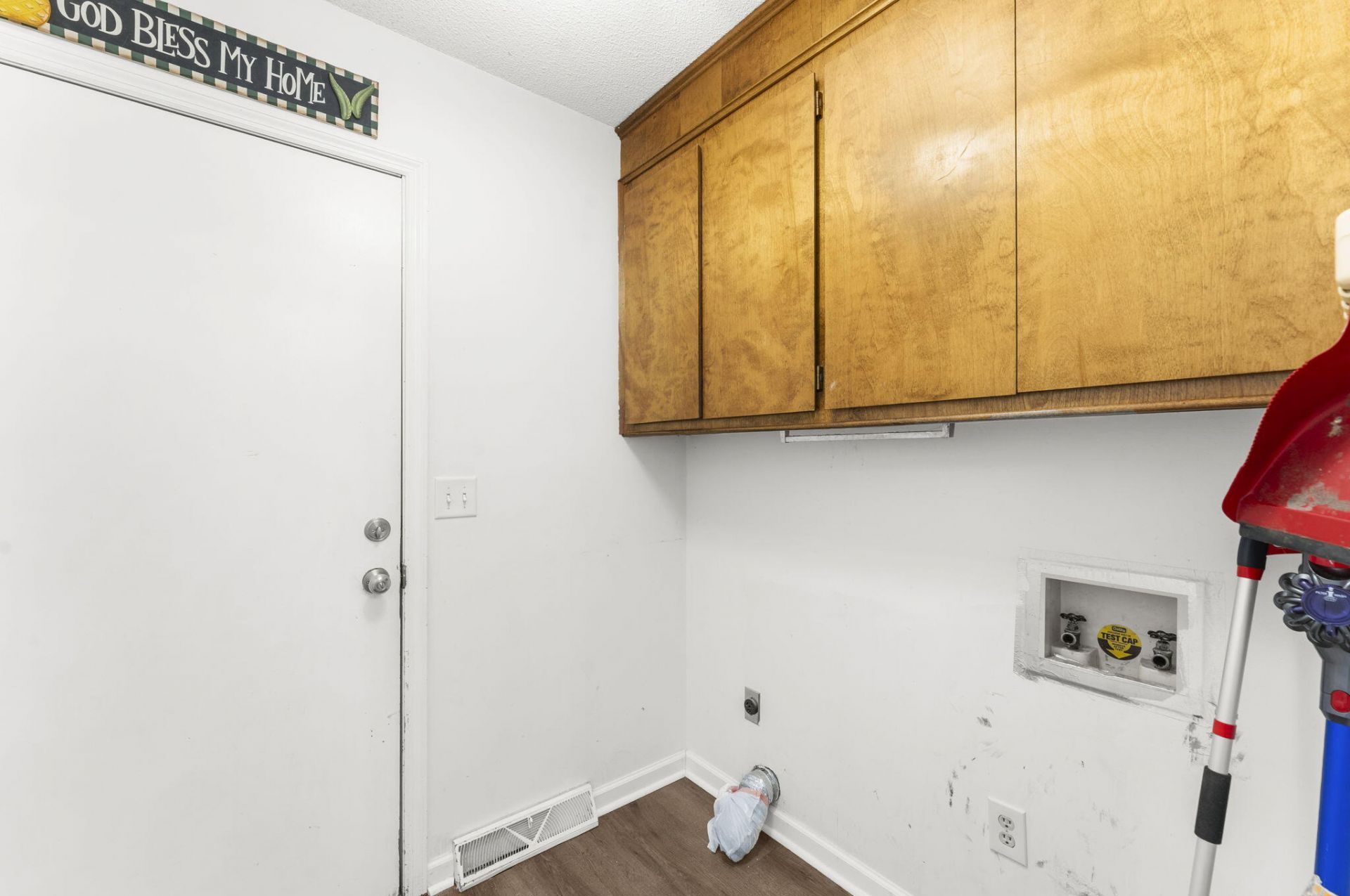 102 Worlingham Court Photo 30