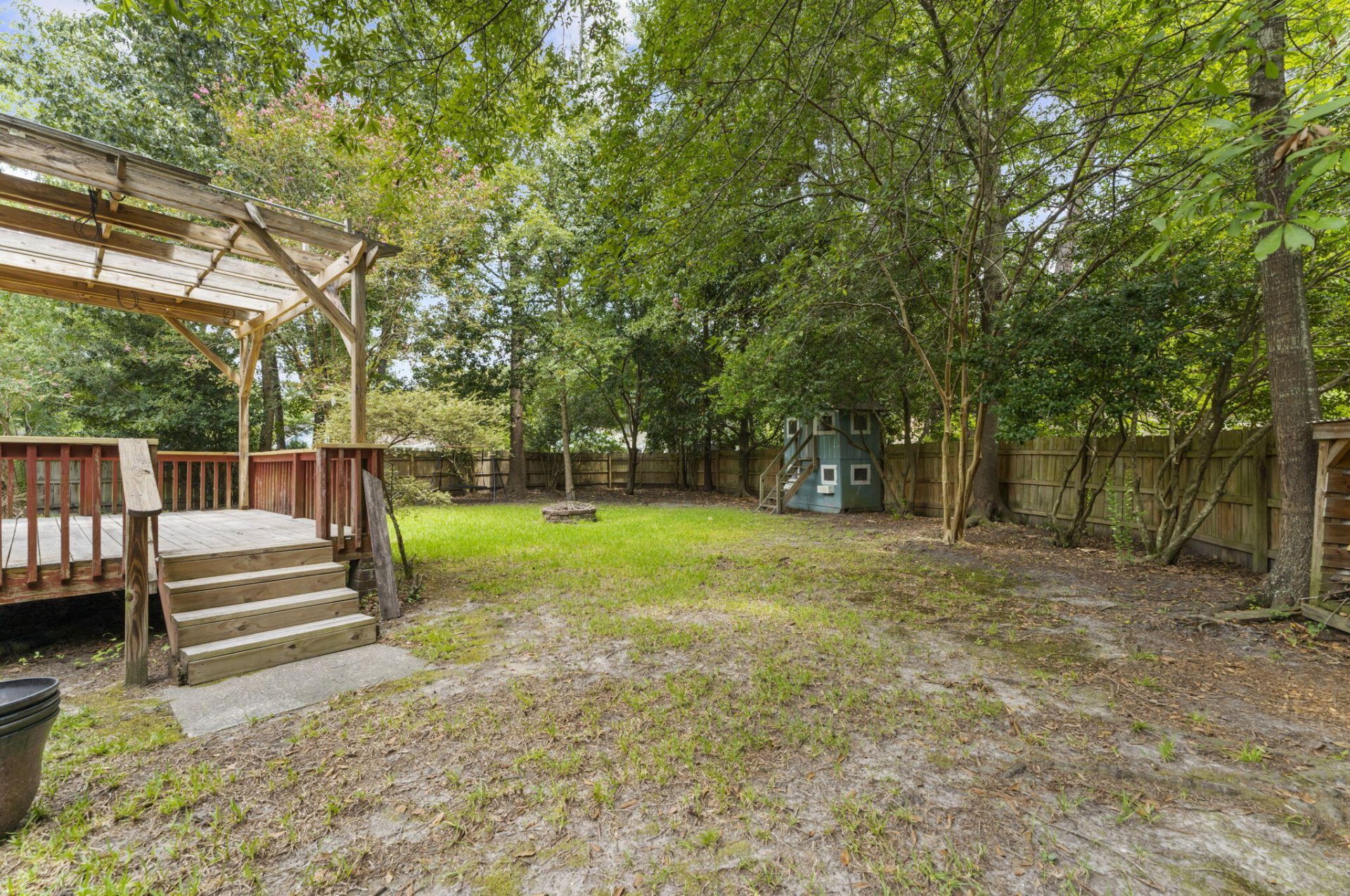 102 Worlingham Court Photo 39