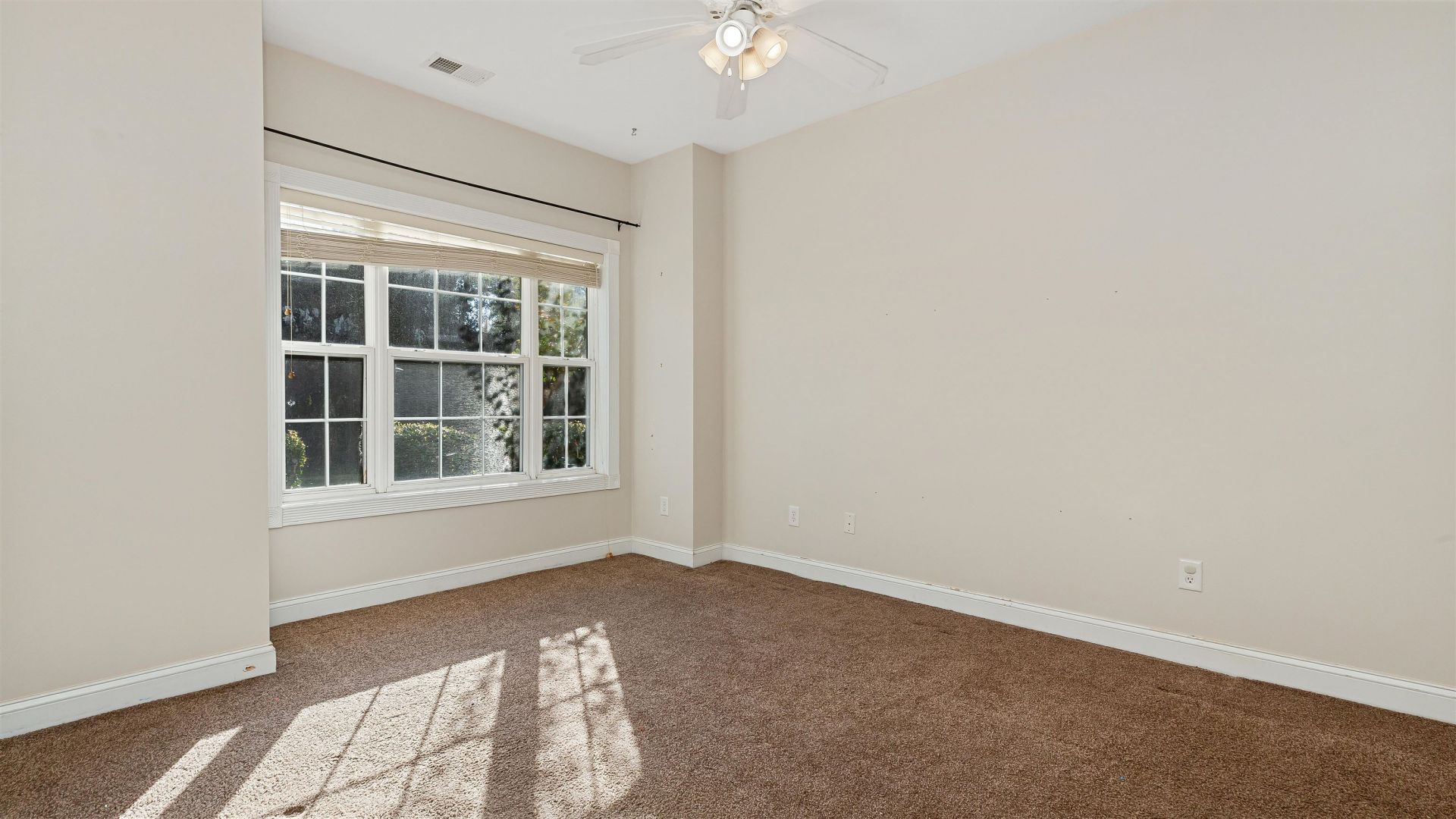 4880 Dahlia Ct. Photo 21