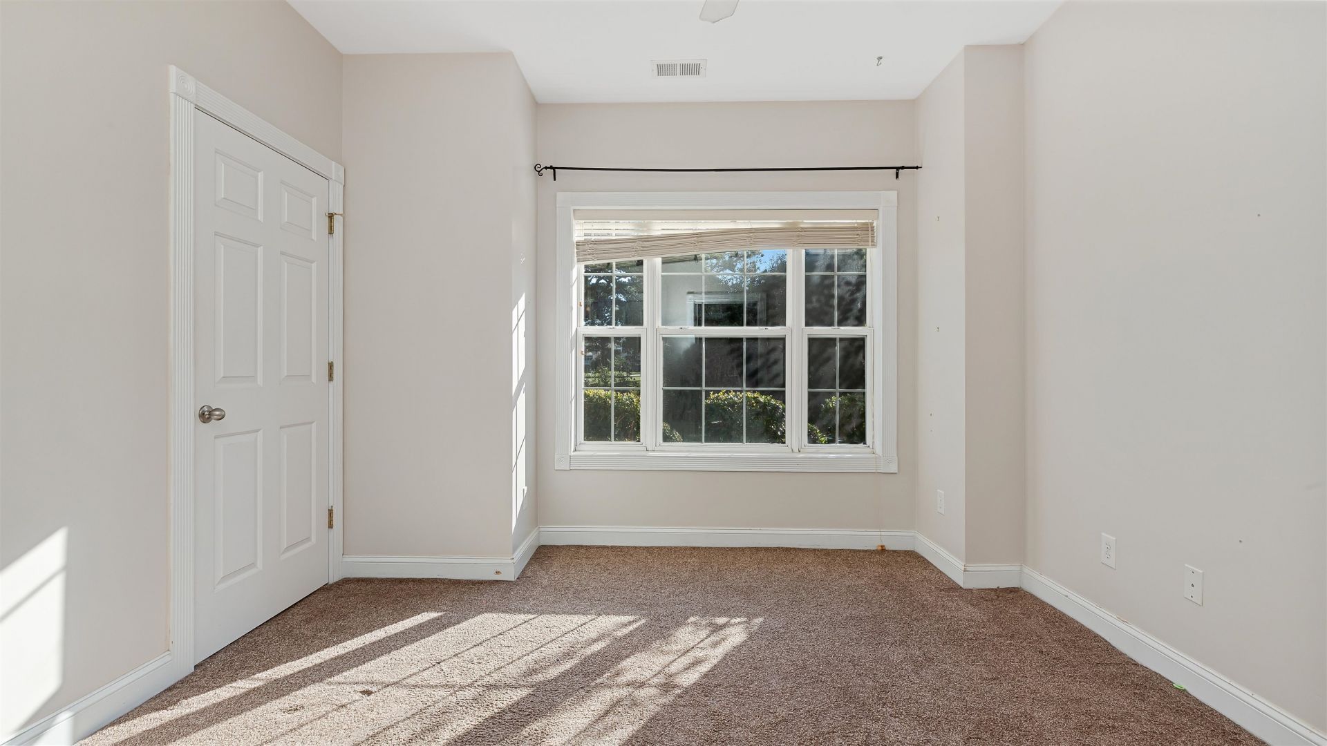 4880 Dahlia Ct. Photo 24